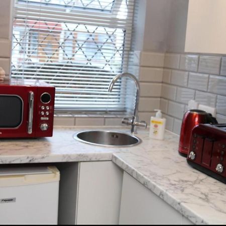 Apartment With Private Hot Tub, Sauna, Ice Bath, Gym 레인험 외부 사진