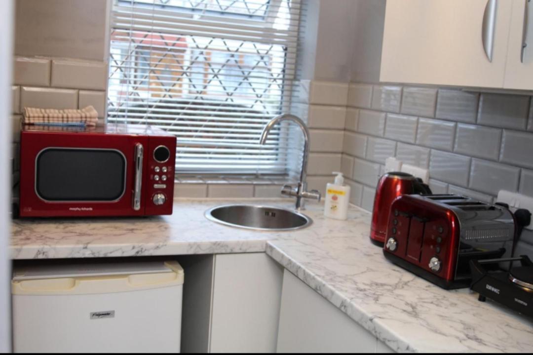 Apartment With Private Hot Tub, Sauna, Ice Bath, Gym 레인험 외부 사진