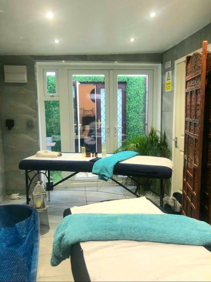 Apartment With Private Hot Tub, Sauna, Ice Bath, Gym 레인험 외부 사진