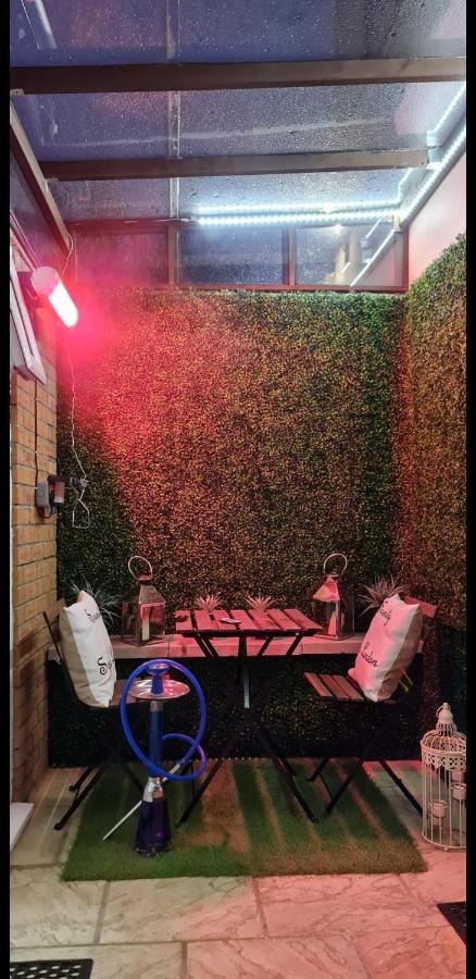 Apartment With Private Hot Tub, Sauna, Ice Bath, Gym 레인험 외부 사진