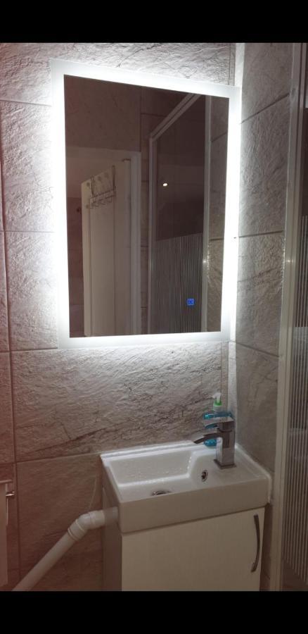 Apartment With Private Hot Tub, Sauna, Ice Bath, Gym 레인험 외부 사진