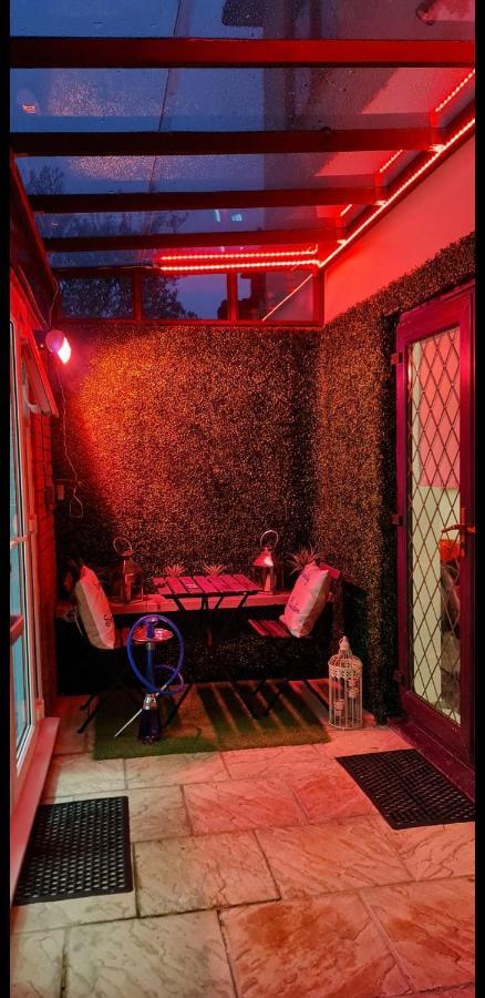 Apartment With Private Hot Tub, Sauna, Ice Bath, Gym 레인험 외부 사진